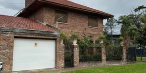 Gral. Pacheco. Excelente Casa en Dos Plantas Garage, Jardin, Pileta