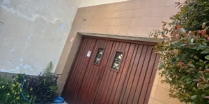 Casa en Dos Plantas con Jardín y Cochera en Excelente Ubicación